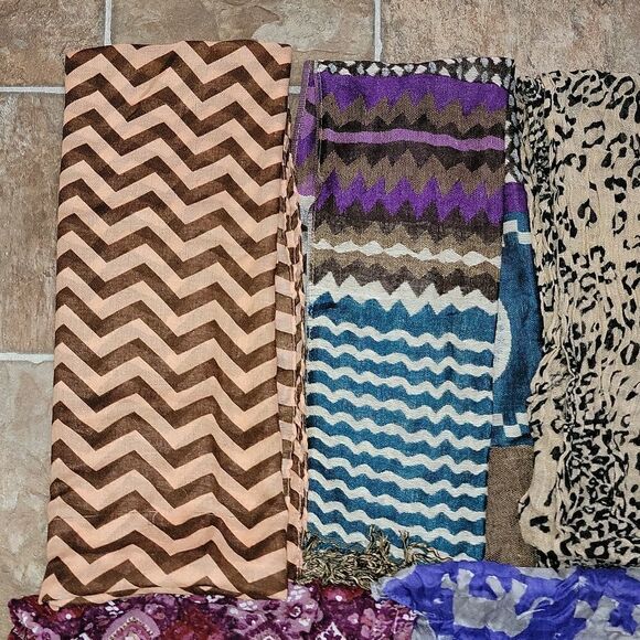 Lot of Name Brand Designed Scarves - Multicolor Multiprint - Picture 9 of 11